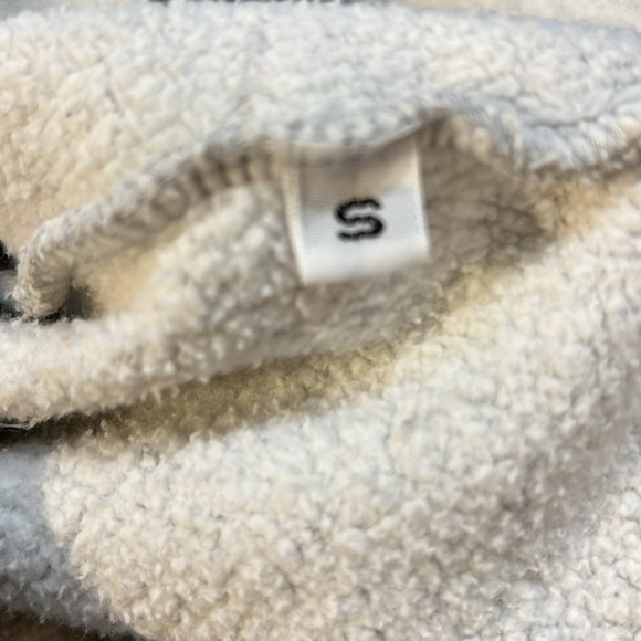 House of PH8 sweatshirt. Size S - Picture 8 of 9